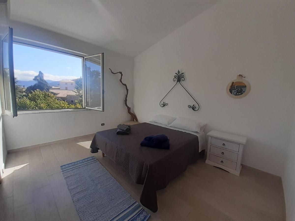 Bed And Breakfast Murales Orgosolo Exterior foto