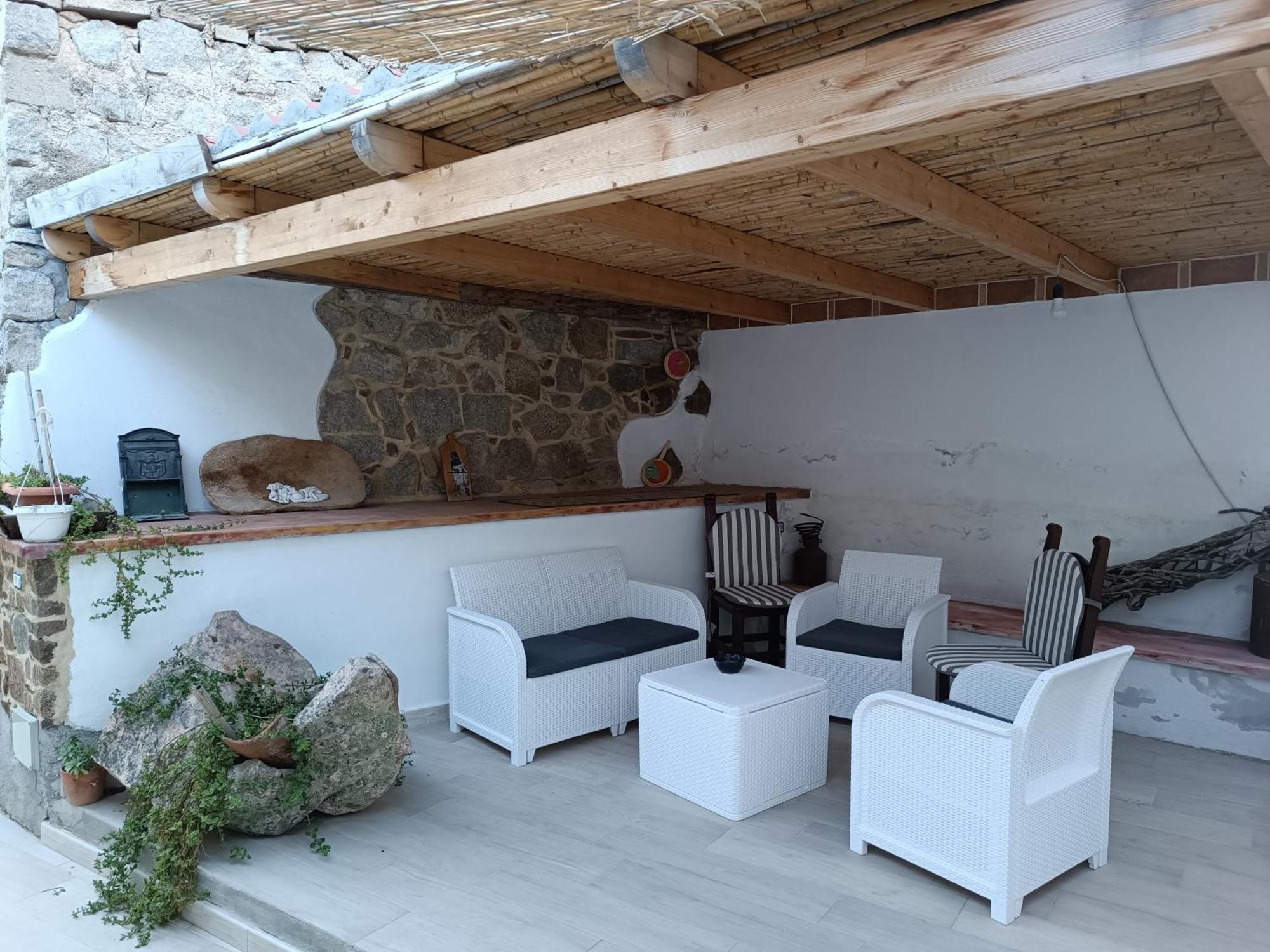 Bed And Breakfast Murales Orgosolo Exterior foto